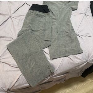 Gray Heather Scrub Top & Pant Set - Black Waistband Size Medium GUC